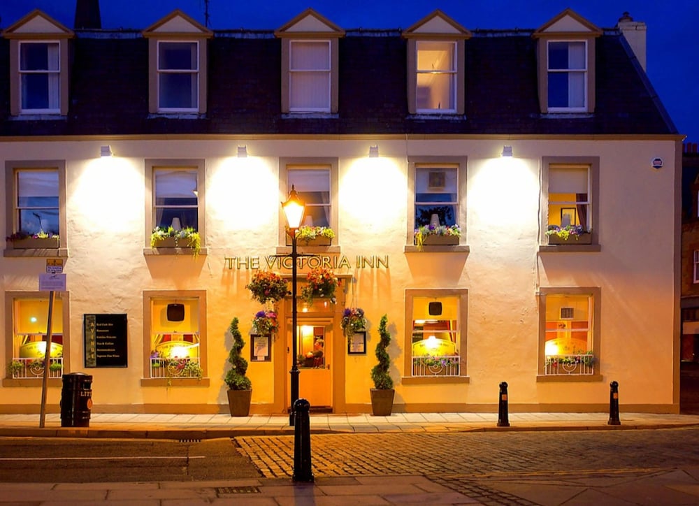The Avenue Restaurant at The Victoria Inn