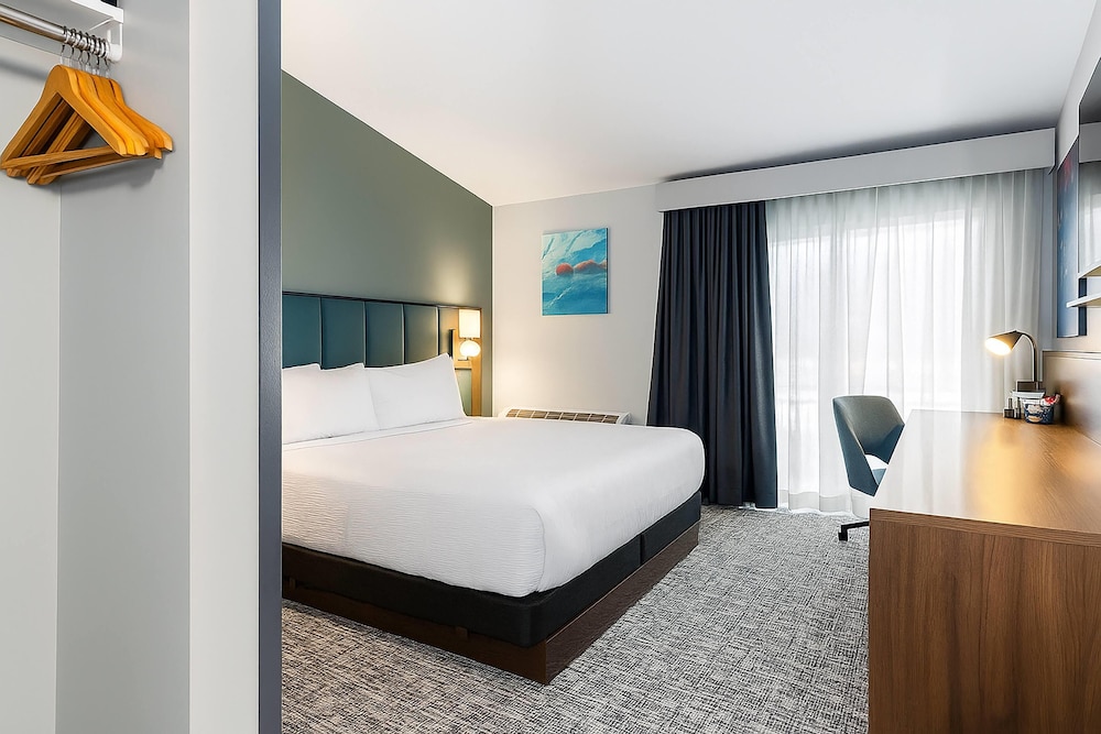 Wingate by Wyndham Geneva at SPIRE Academy