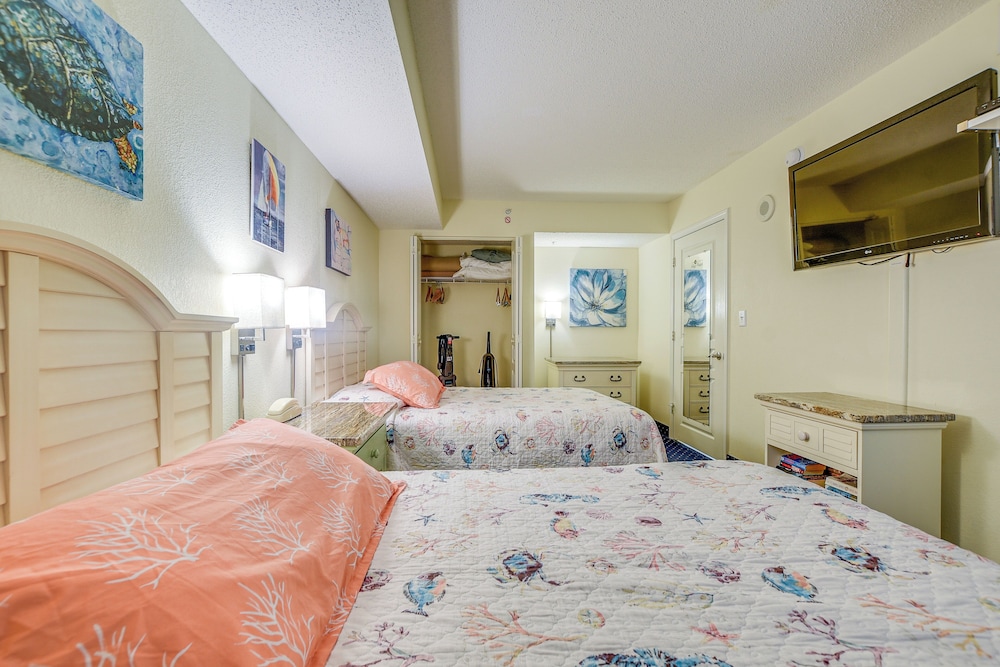 Myrtle Beach Vacations - Oceanfront North Myrtle Beach Condo: Beach Access - Property Image 4