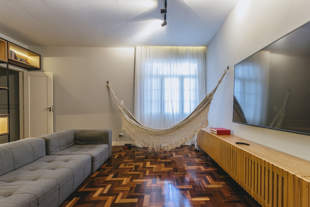 Apto bem Equipado c Wifi Lareira e boa Localiza o