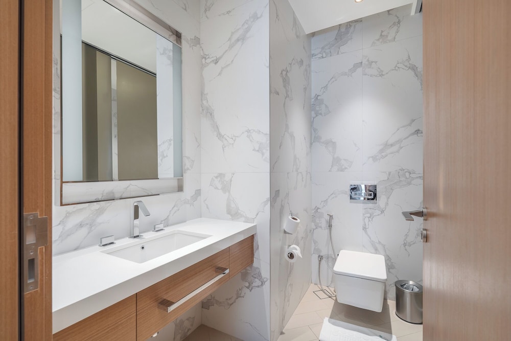 Address Residences Dubai Opera - Burj Khalifa City Views 2 & 3-Bedroom Apartment 1 minute walk to Burj Khalifa, Dubai Mall, Dubai Fountain by Heaven Crest