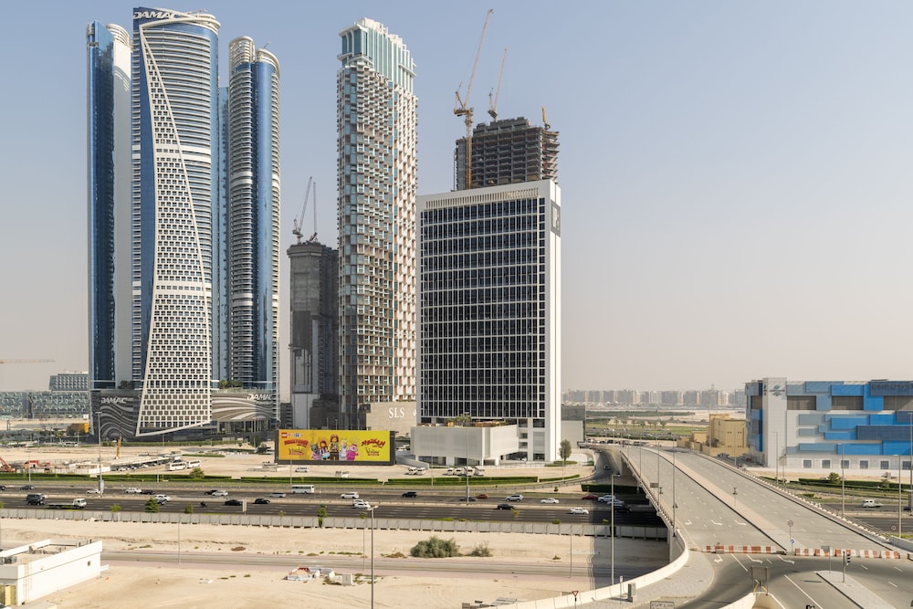 Waves - Impressive 1BR Apartment Close to Burj Khalifa