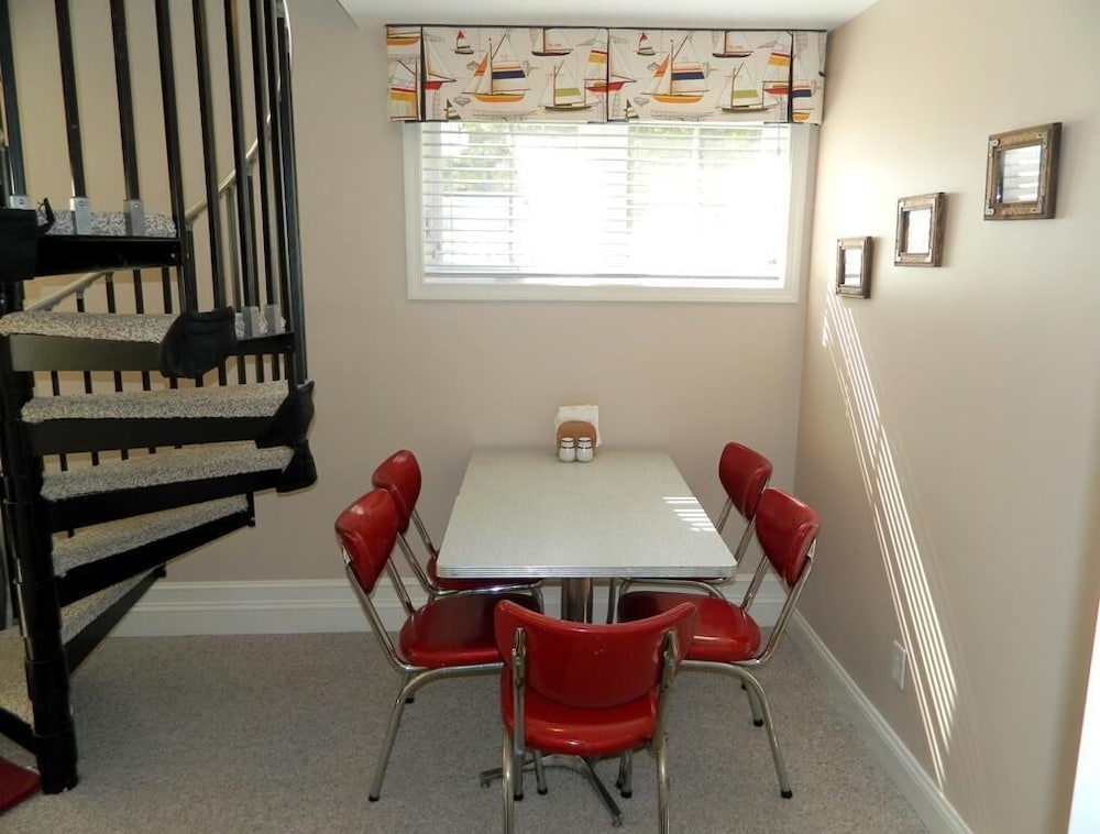 Delaware Avenue 16B