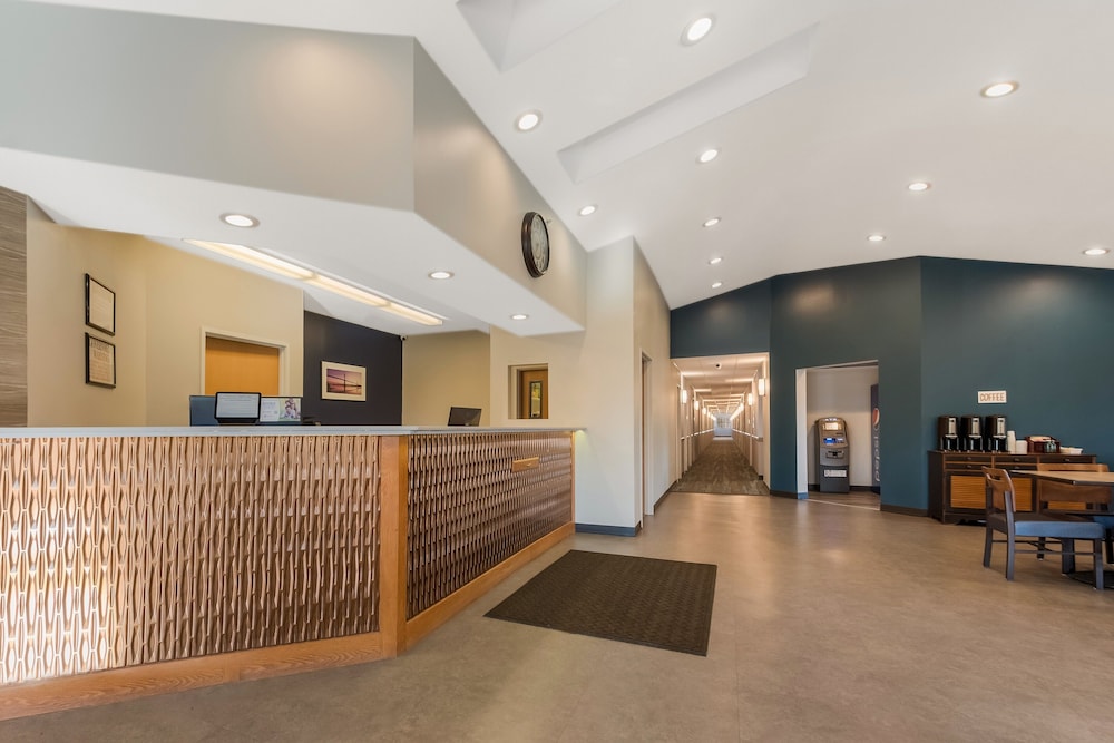New York City Vacations - SureStay Plus Hotel by Best Western Highland Poughkeepsie - Property Image 32