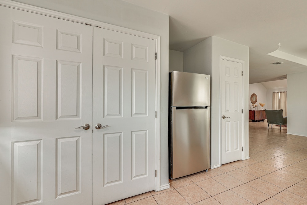 4 Mi to Dtwn Brownsville: Family Home w/ Yard!