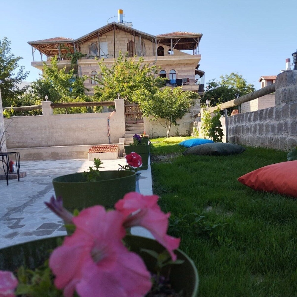 Yamak Stone House