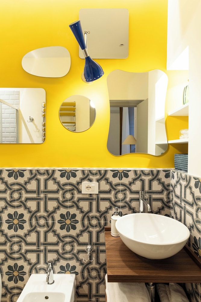 Belle Epoque House of Mirror