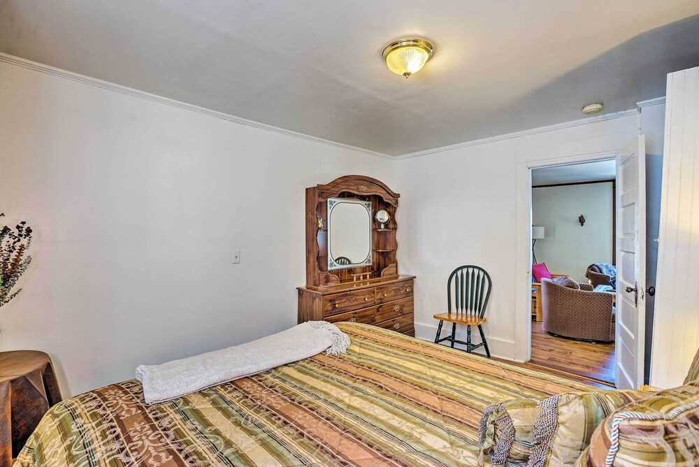 'victory Victorian House' - Walk to Dtwn Glenwood! view 4