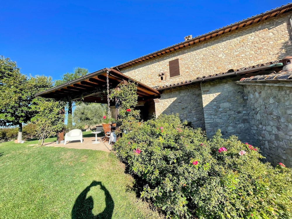 Detached Villa With Games Room, Pool, and Panoramic Views in San Damiano