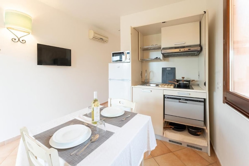 Relaxing Residence Baia dei Mirti B4 1 Bedroom Apartment Sleeps 4 -bilo 4