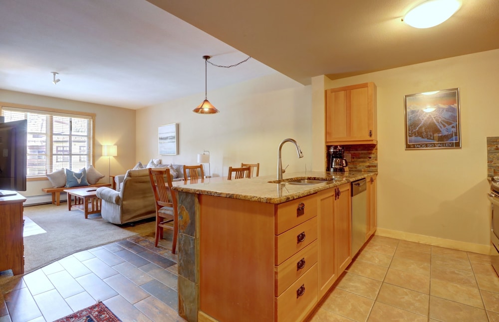 Pp606 Passage Point 1 Bedroom Condo