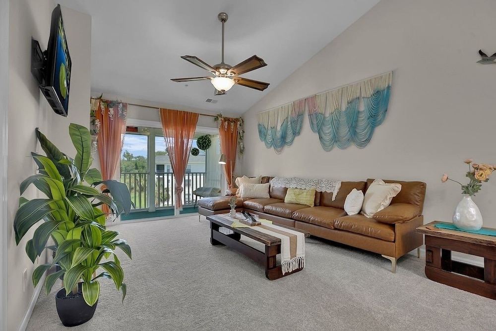 River Oaks 30h 2 Bedroom Condo