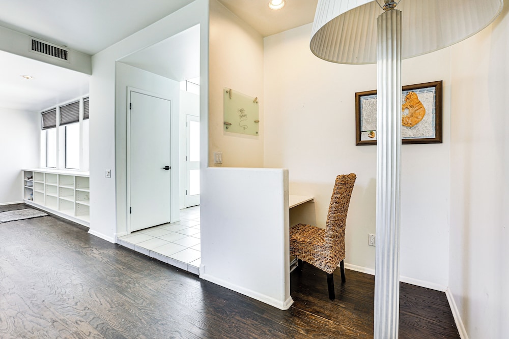 Dog Friendly! Modernist Oasis in North Scottsdale