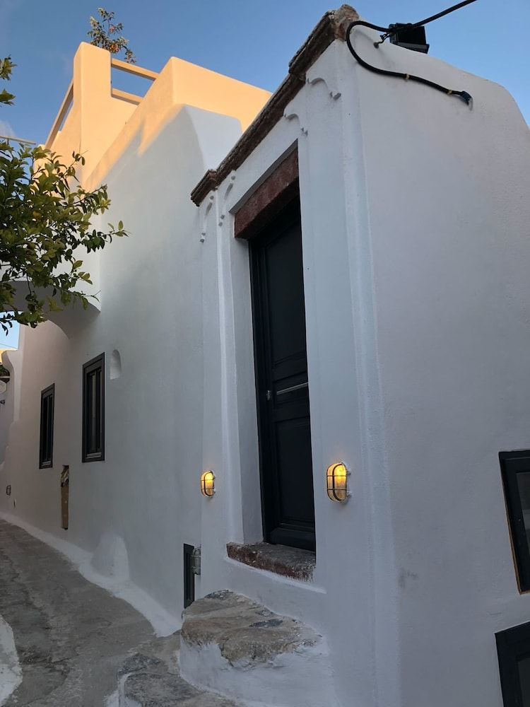 The Luna Suites