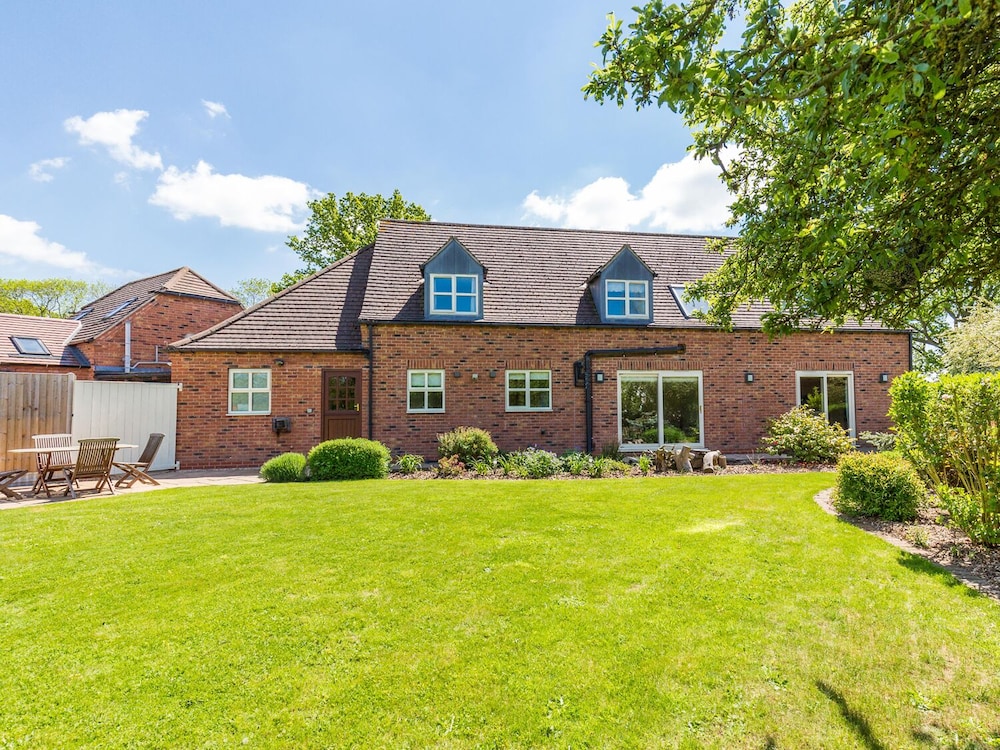 Broadleaf Lodge