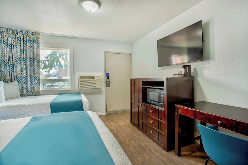 Studio 6 Suites Albany, OR