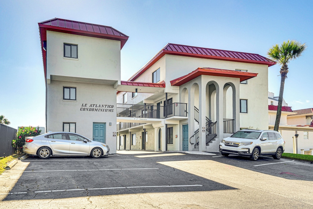 Swim & Relax: Daytona Beach Condo w/ Ocean Access!