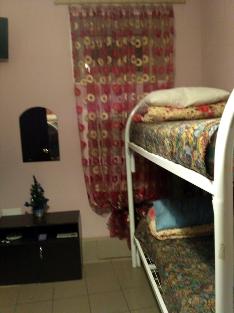 JUNGLE - Hostel