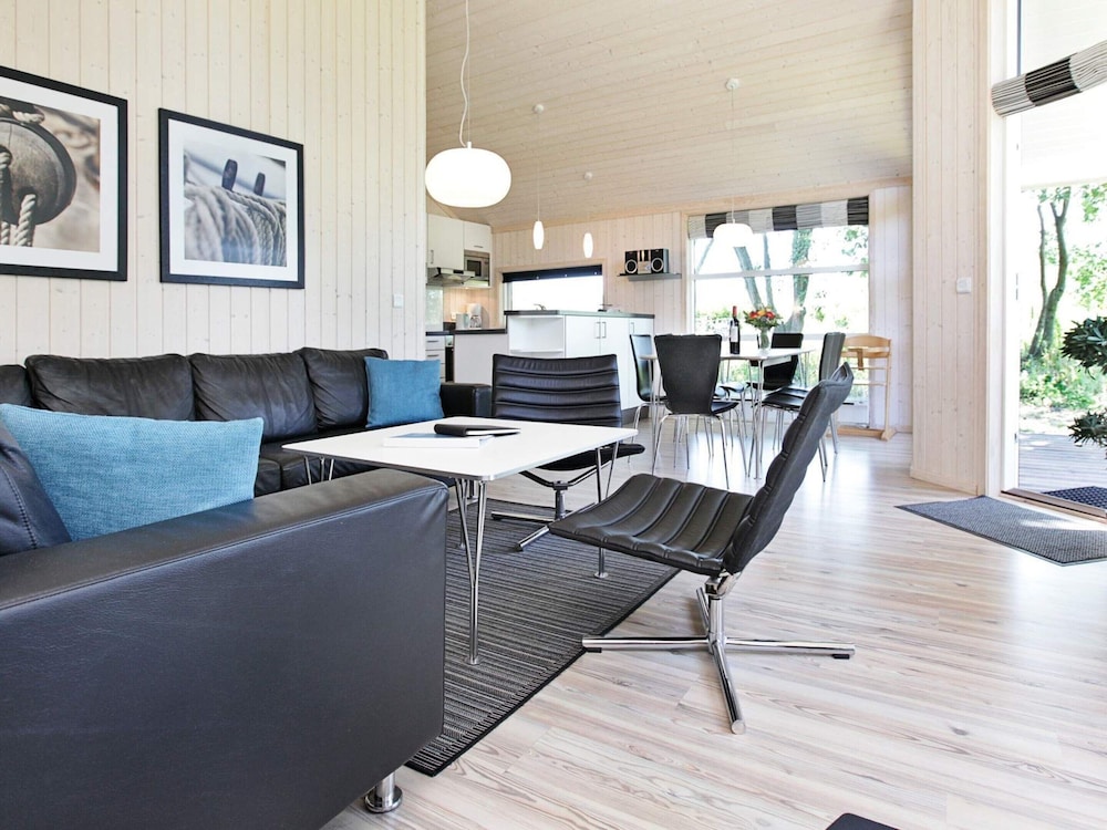 Beautiful Holiday Home With Outdoor Space