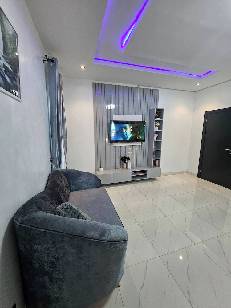 Luxury 5 Bedrooms Duplex With Swimming Pool