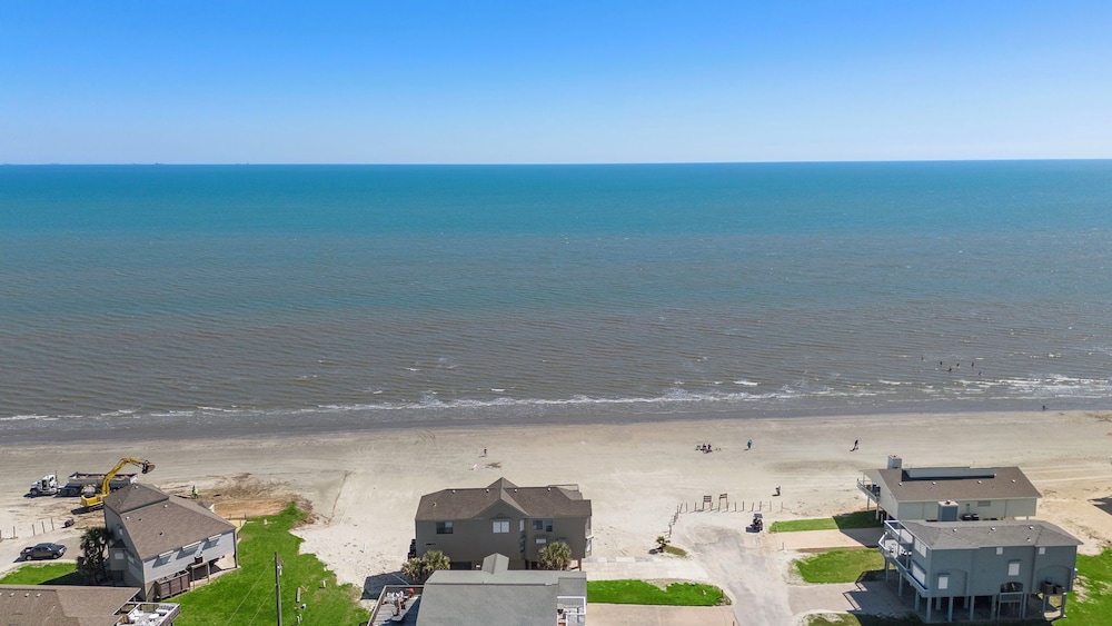 Pirates Beach Retreat by Ryson Vacation Rentals