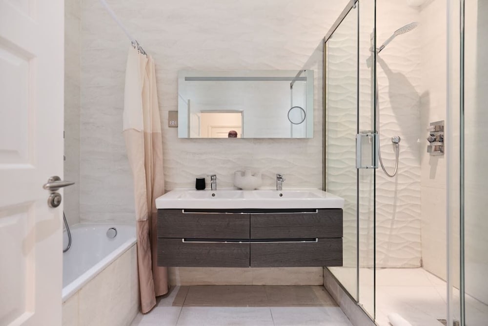 The Camden Park Place - Lovely 4bdr Flat With Garden