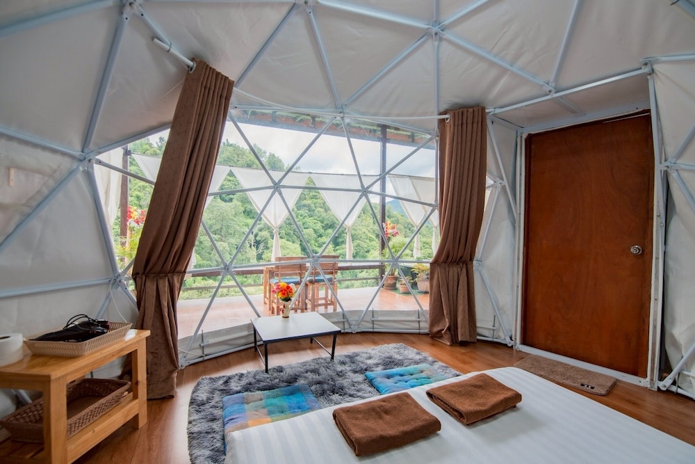 Hubkhaosawan homestay