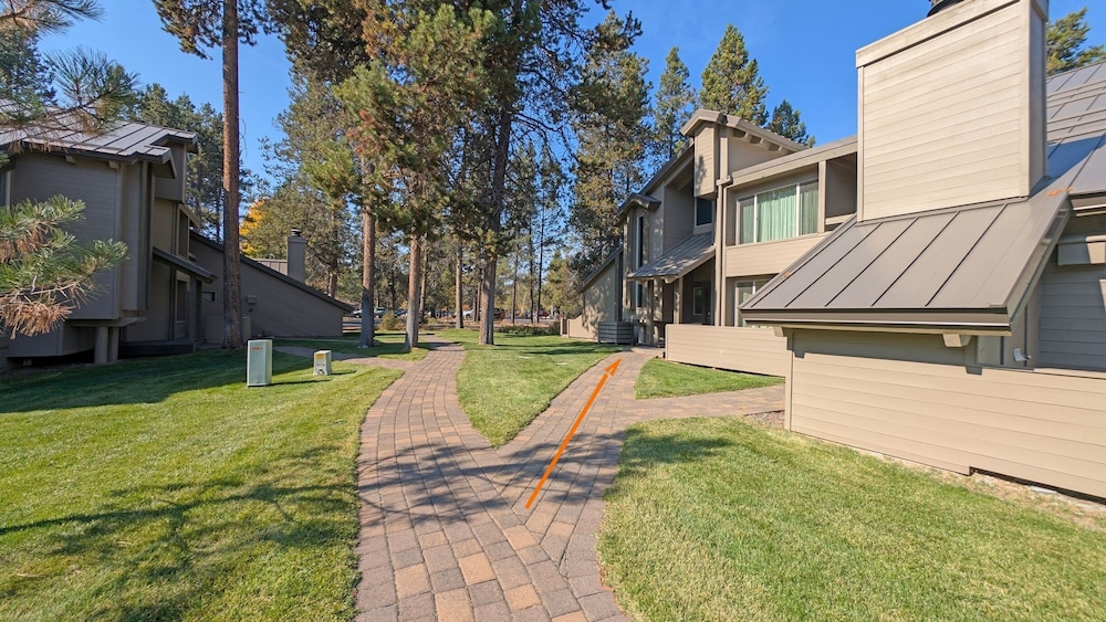 Tennis Village 3 2 Bedroom Apts