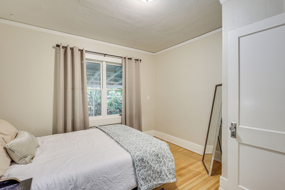 < 1 Mi to University of Oregon: Eugene Home