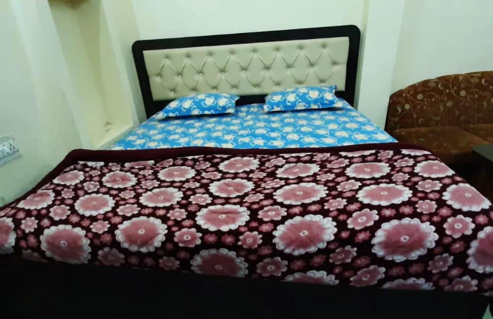 Goroomgo Hotel Ambika House Dehradun view 4