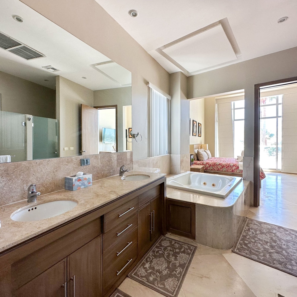 Splash Into Style Ground Floor Poolside Condo
