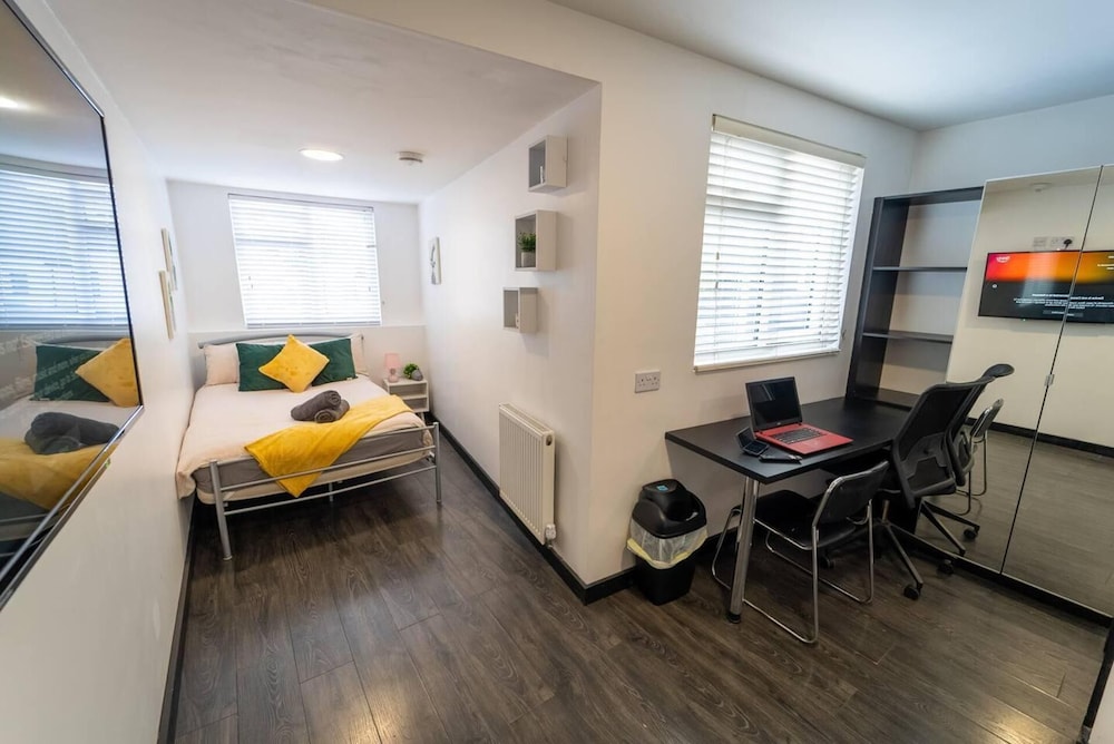 Large Studio Available on First Floor! view 5