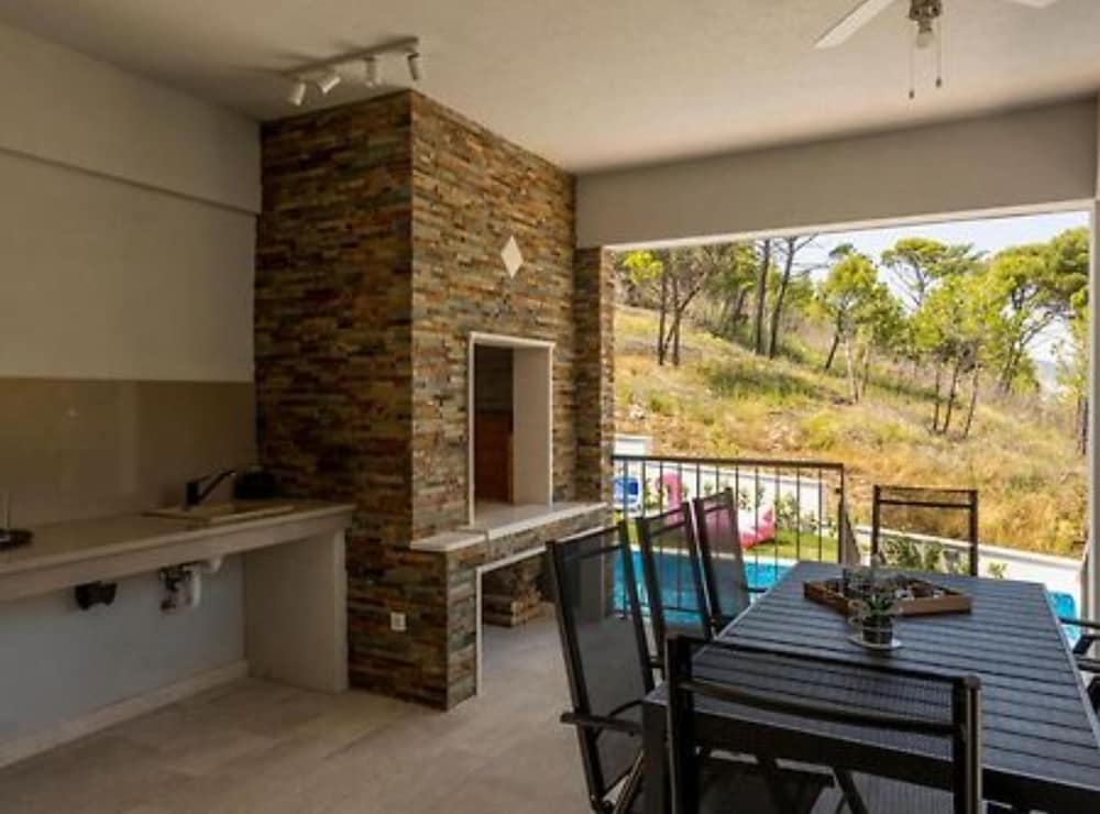 Modern & Stylish Villa With Private Pool