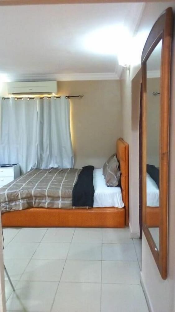 Leez Luxury Apartment