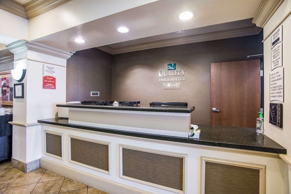 Lobby & Reception