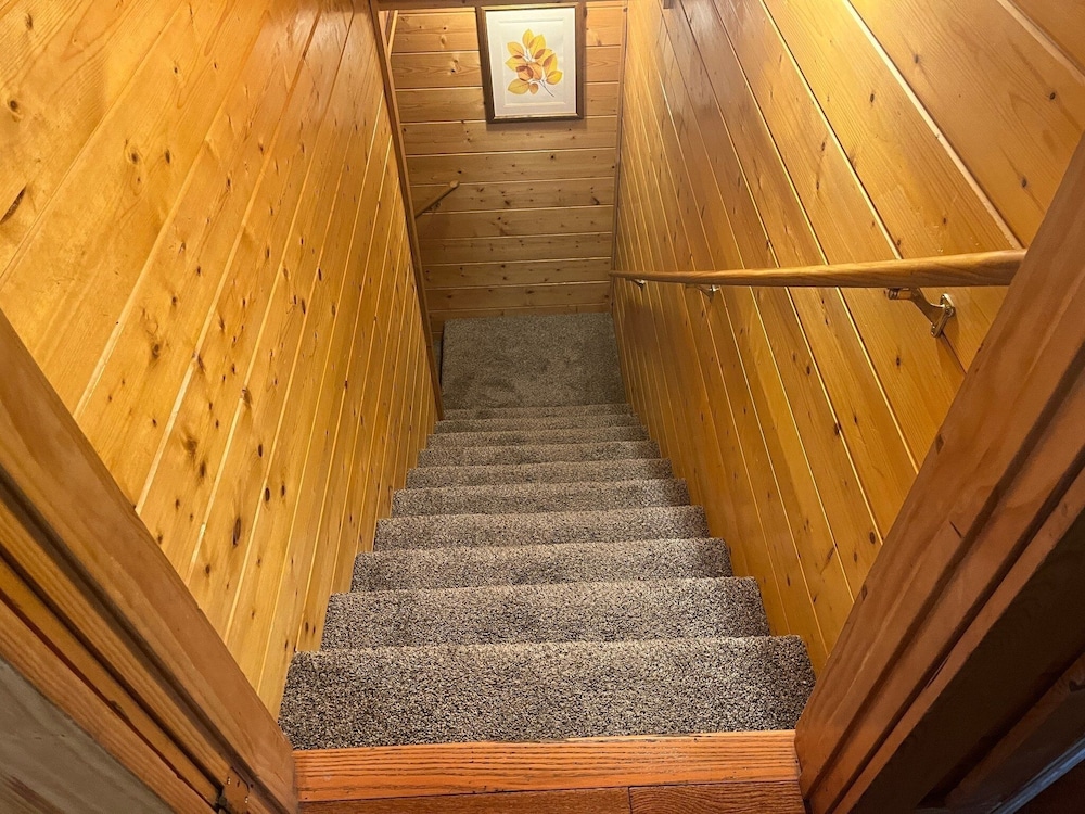 Ern821 - Tranquil Times 5 Bedroom Cabin