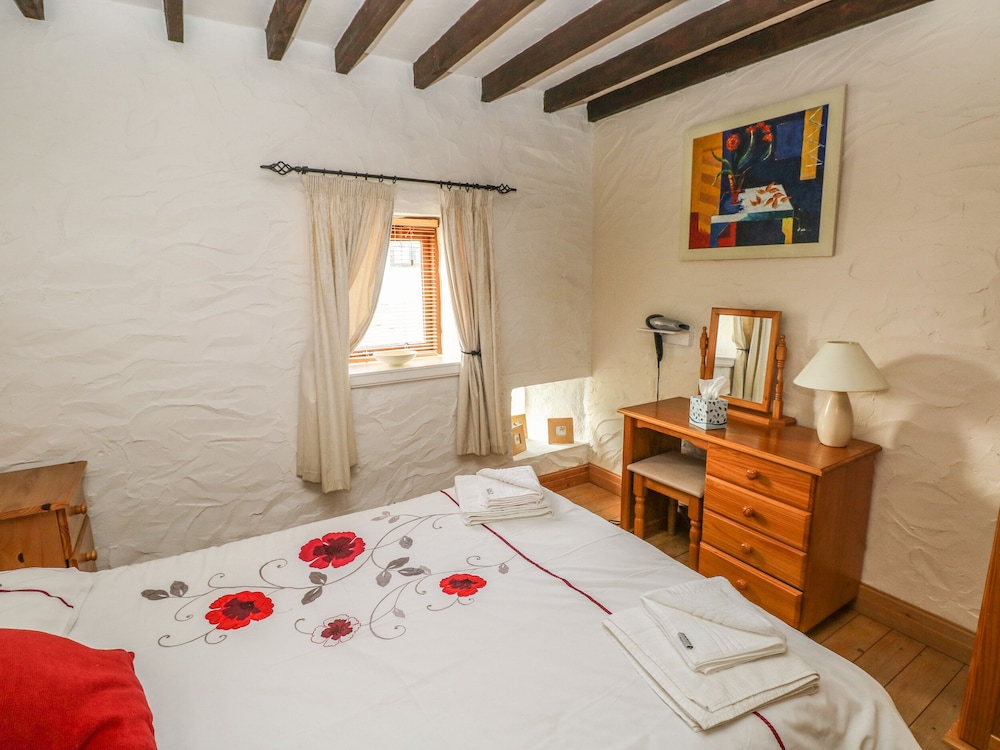 Bluebell Cottage view 5
