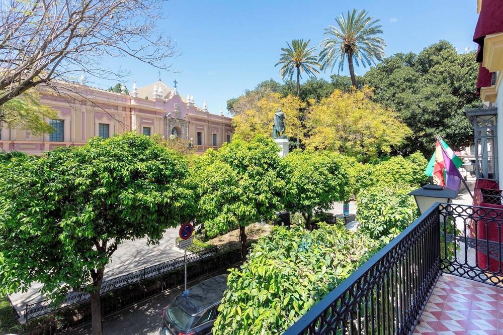 Exclusive Apartment in Seville.plaza del Museo 001