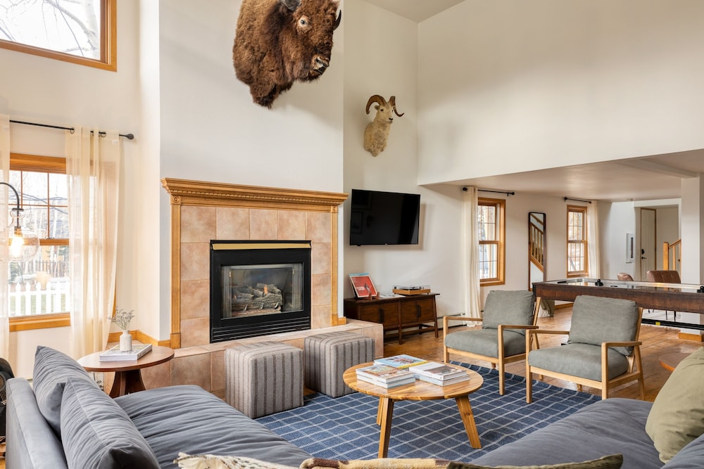 Holly by Avantstay In the Heart of Breckenridge w Hot Tub Game Room Roof Top Patio