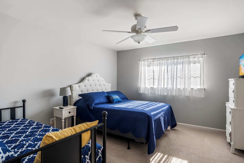Old Canal Getaway - Stay for 6