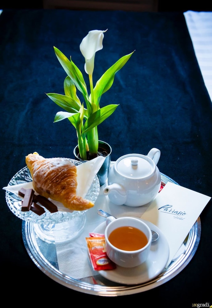 Parrasio Hotel