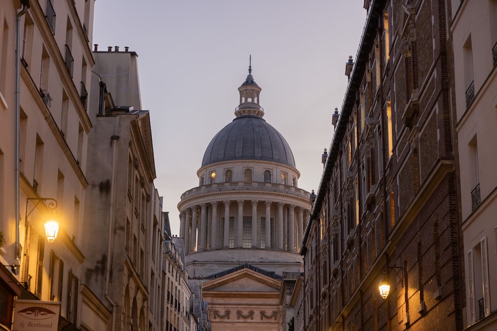Notre Dame Paris Suite