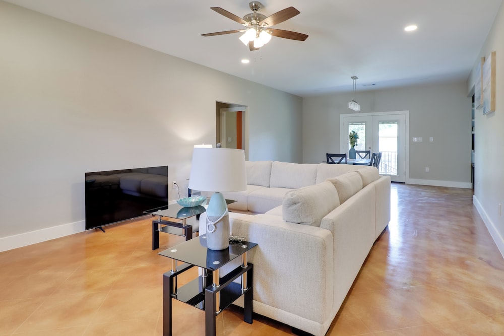 Quiet Hill Country Home: 1 Mi to Lake LBJ Access!