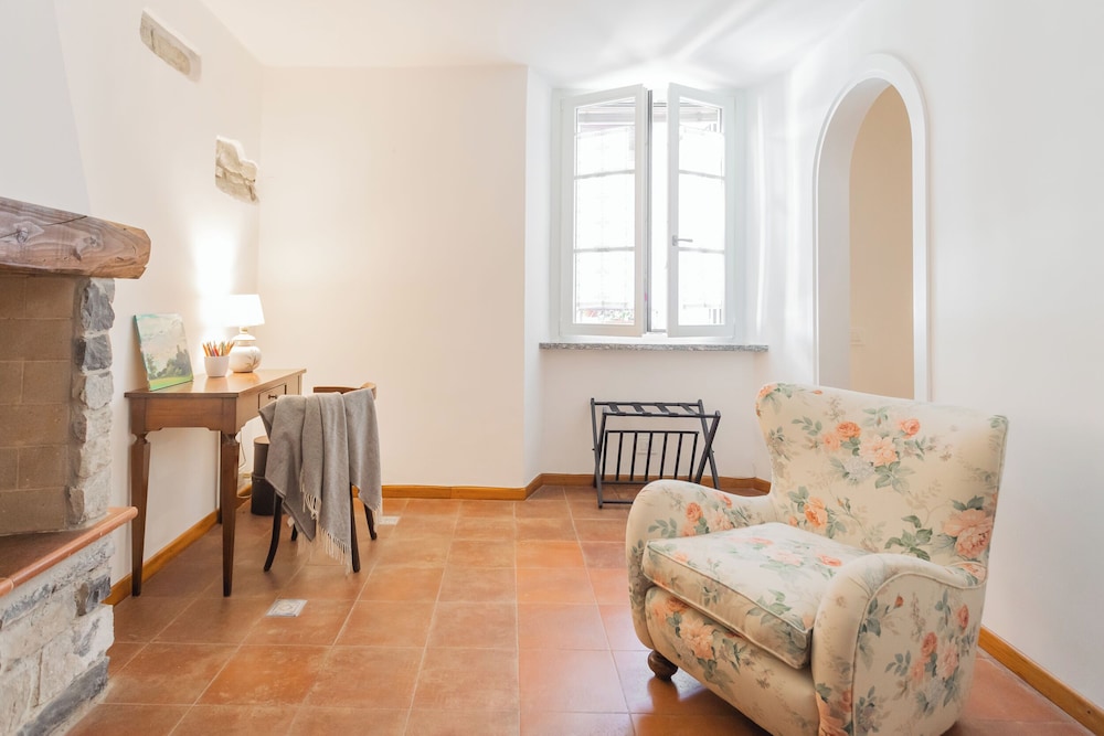 Emily's Holiday House - Authentic Lake Como by Rent all Como