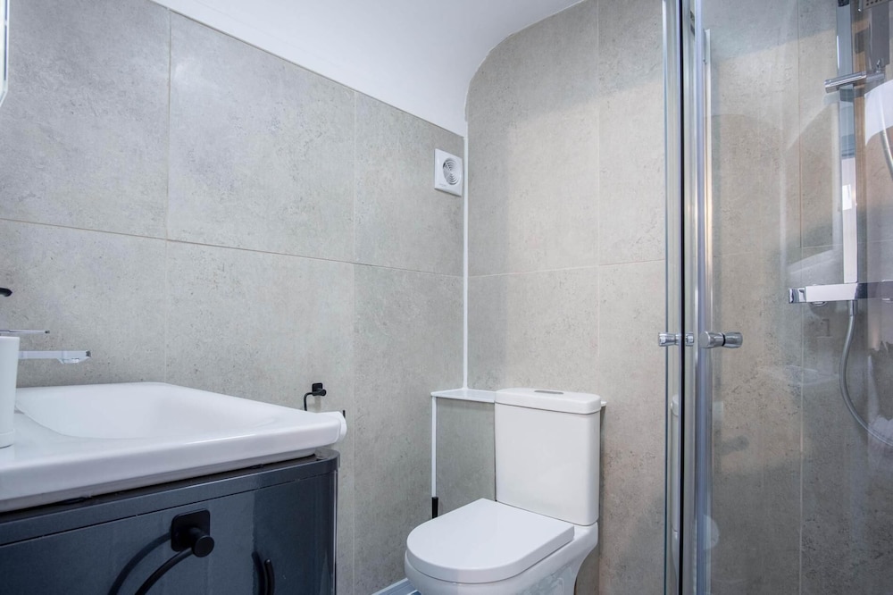 Sandy Steps - 1 Bedroom Apartment - Tenby