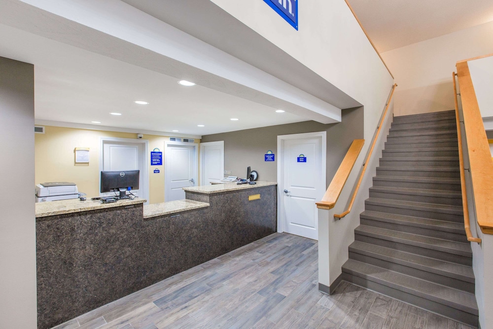 Days Inn by Wyndham Hays view 3