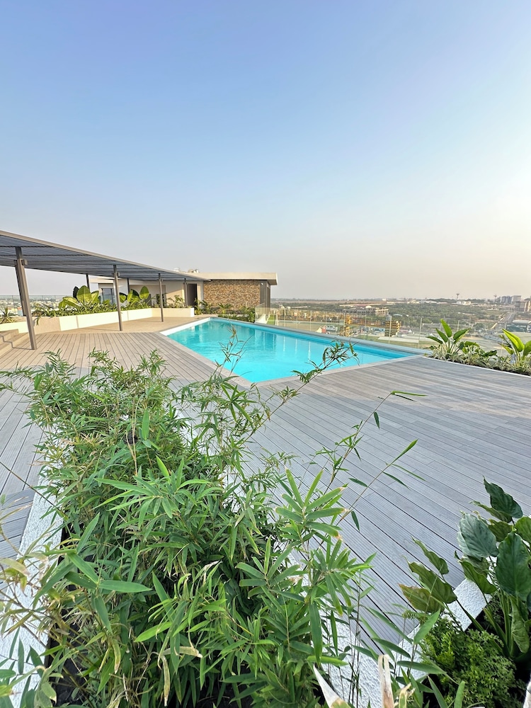 Loxwood Apartment