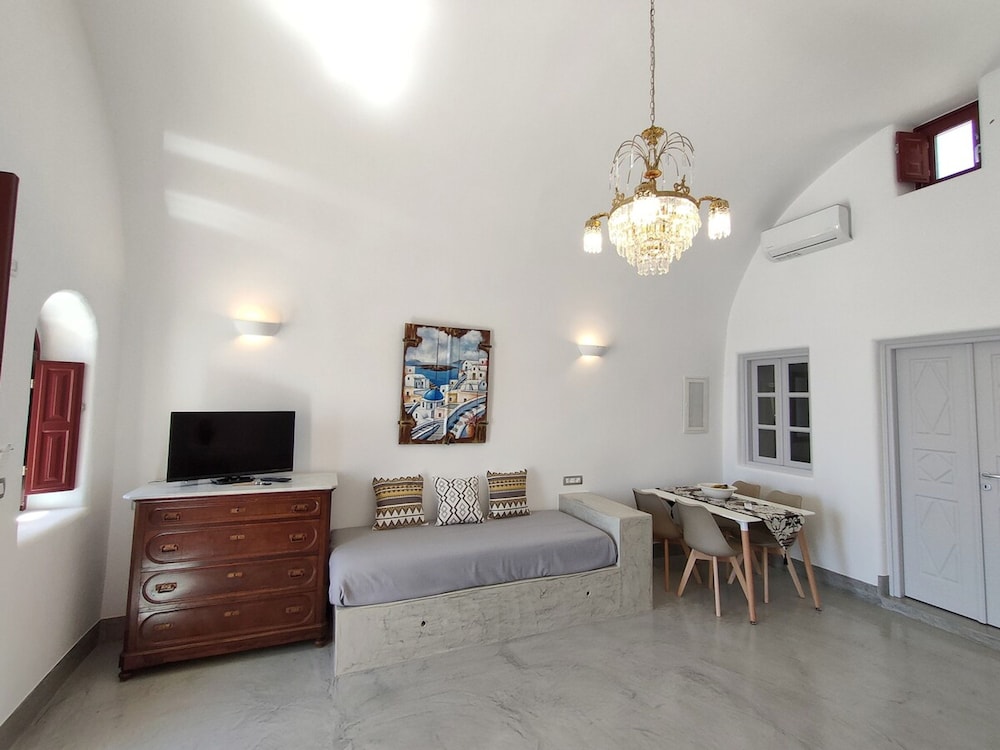 Dreamer's Secret Villa