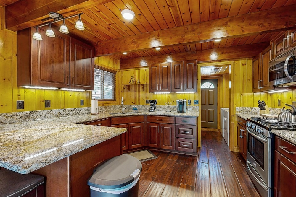 Primrose Cabin #709
