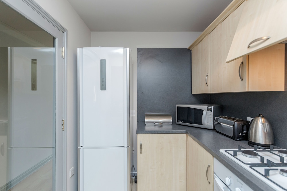 Hoxton 2 Bed Apartment by BaseToGo